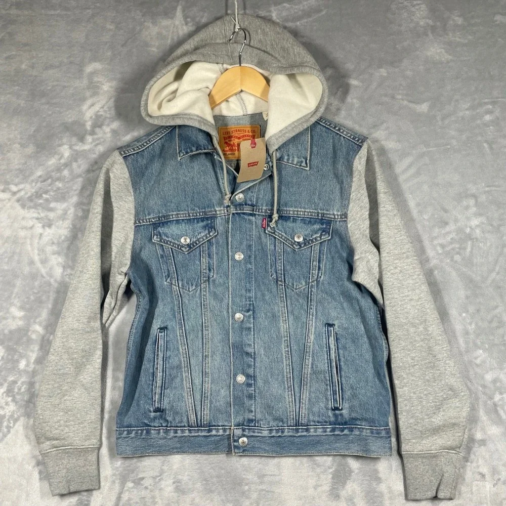 Levis Mens Relaxed Hybrid Trucker Jacket Blue Denim Gray Fleece Hood M NEW